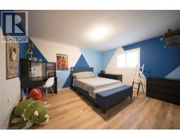 73 ELEANOR Avenue - 29