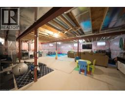 73 ELEANOR Avenue - 32