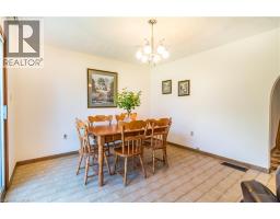 102 MARKSON Crescent - 25