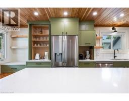 223 CARTER Avenue - 9