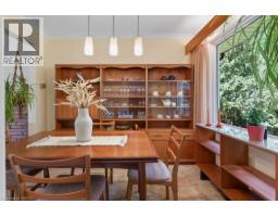 803 MONTGOMERY Drive - 14