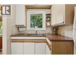 803 MONTGOMERY Drive - 17