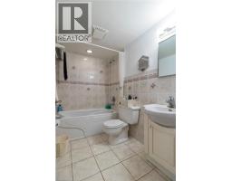 8 WOODMAN Drive UnitNo. 805 - 22