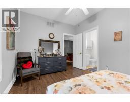 149 SILVERBIRCH Boulevard - 19
