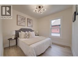 26 RICHARDSON Street - 31