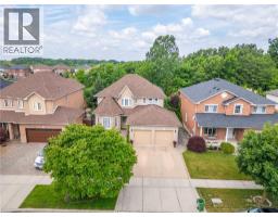 26 SHADETREE Crescent - 1