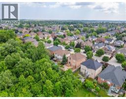26 SHADETREE Crescent - 50