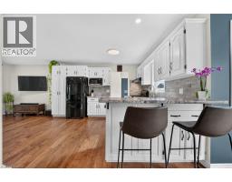 952 ROBINSON Road - 16
