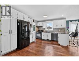 952 ROBINSON Road - 17