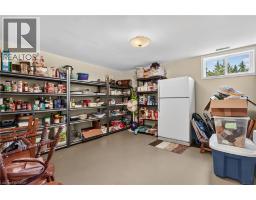 952 ROBINSON Road - 34