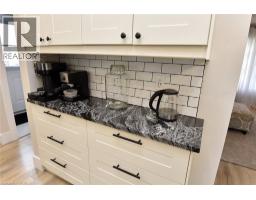 1091 UPPER WELLINGTON Street - 10