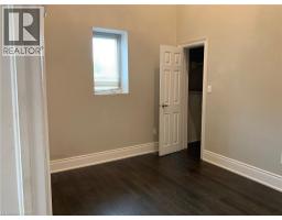 405 MACNAB Street N - 11