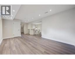 64 ALLEN Street W UnitNo. 1 - 32