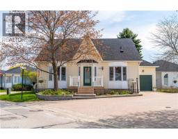 195 SILVERBIRCH Boulevard - 1