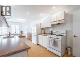 195 SILVERBIRCH Boulevard - 16