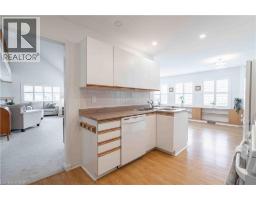 195 SILVERBIRCH Boulevard - 17