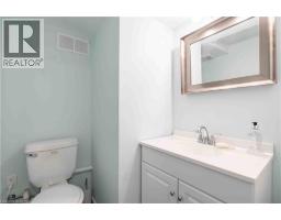 195 SILVERBIRCH Boulevard - 30