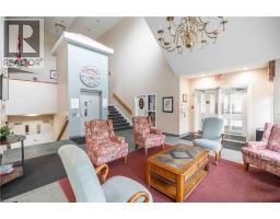195 SILVERBIRCH Boulevard - 38