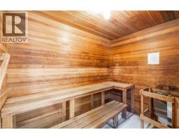 195 SILVERBIRCH Boulevard - 41