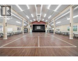 195 SILVERBIRCH Boulevard - 42