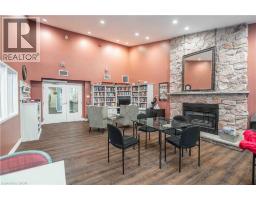 195 SILVERBIRCH Boulevard - 44