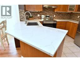 121 FOXBOROUGH Drive - 22