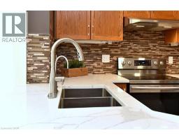 121 FOXBOROUGH Drive - 23