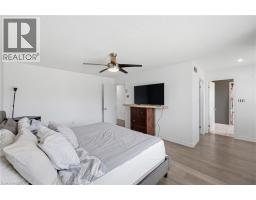 44 SPRINGWOOD Drive - 18