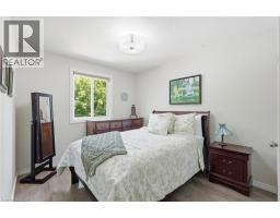 40 MAICH Crescent - 13