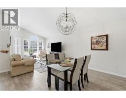 40 MAICH Crescent - 4
