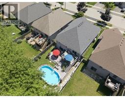 40 MAICH Crescent - 40