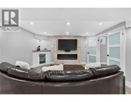 160 WILLS Crescent - 35
