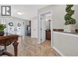 160 WILLS Crescent - 4