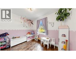 33 NEAPOLITAN Drive - 21