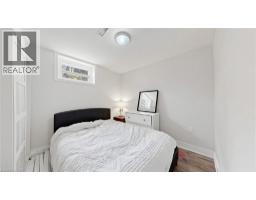 33 NEAPOLITAN Drive - 36