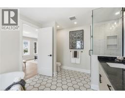 7 BARTLETT Avenue - 32