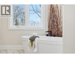 7 BARTLETT Avenue - 33