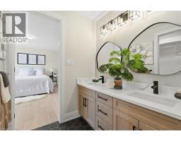 7 BARTLETT Avenue - 7