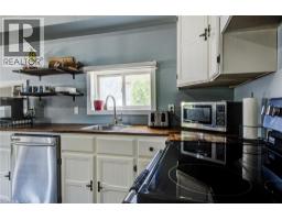 14 MADDISON Street E - 15