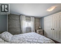 14 MADDISON Street E - 18
