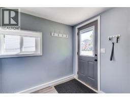 14 MADDISON Street E - 5