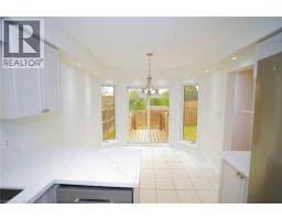 18 HERITAGE Drive - 15