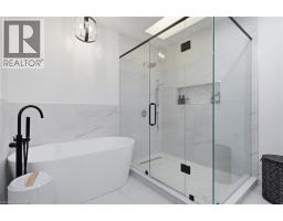 8 SQUIRE Court - 24