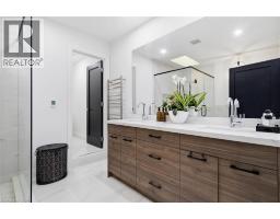 8 SQUIRE Court - 25