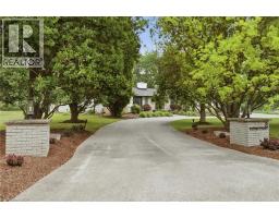 8 SQUIRE Court - 4
