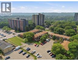 29 GLENBURN Court UnitNo. 15 - 33