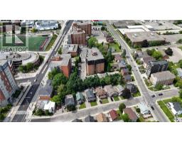 172 REGINA Street N - 2