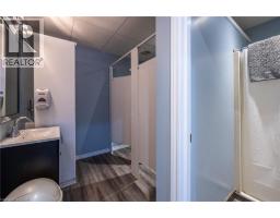 15 JAYLIN Crescent - 38