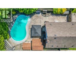 27 DELEVAN Crescent - 3