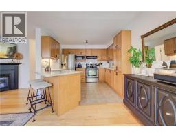 3 GOLDEN IRIS Crescent - 17